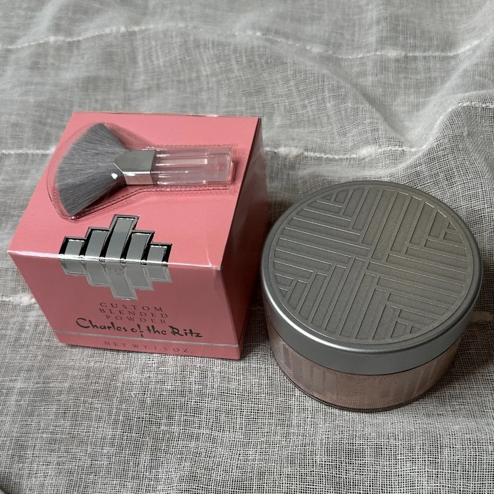 Charles of the Ritz Custom Blended Powder Face Powder with Blending Brush NWT